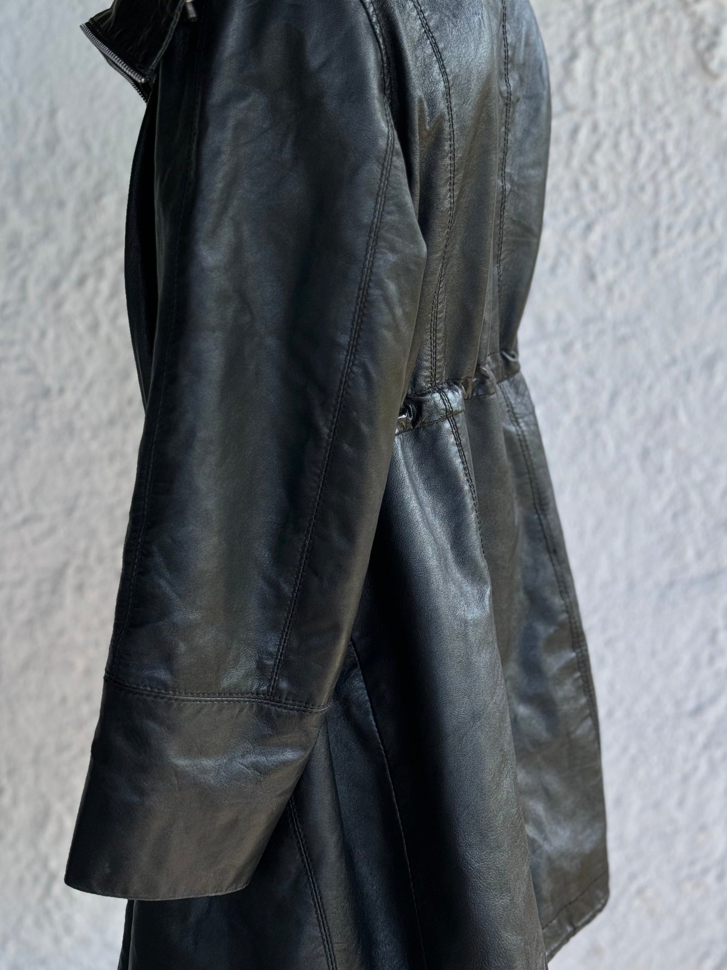 Y2K black leather coat • Saki