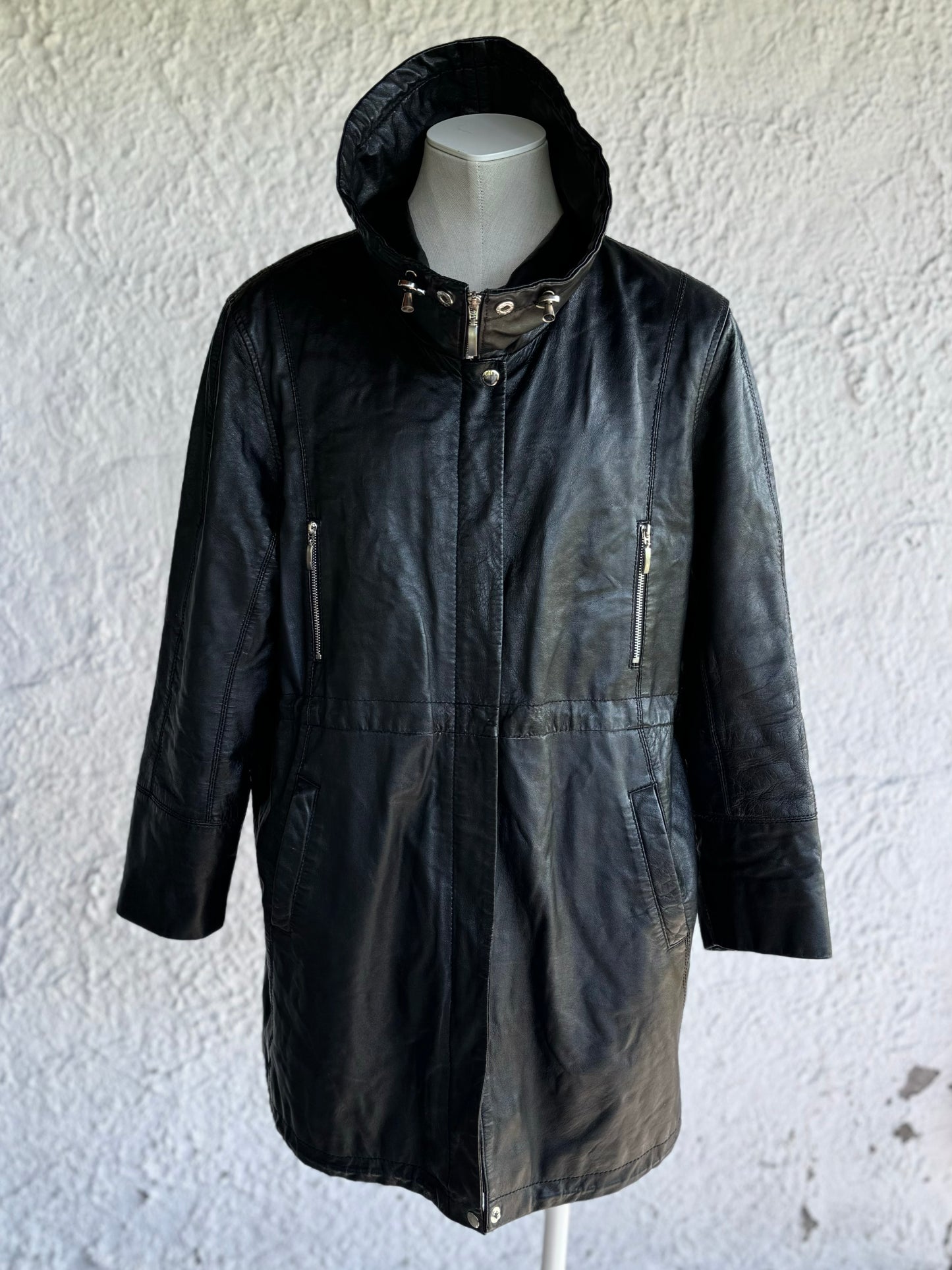Y2K black leather coat • Saki