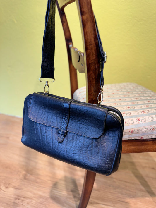 1970s vintage black leather shoulder bag
