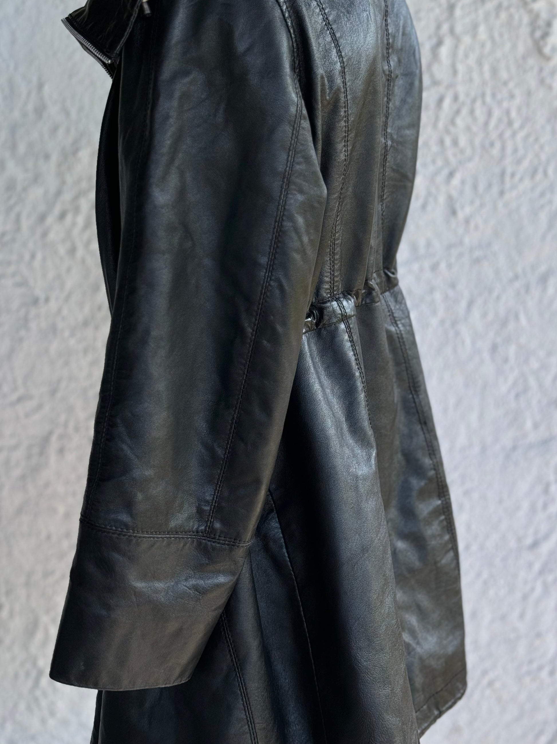 Y2K black leather coat • Saki